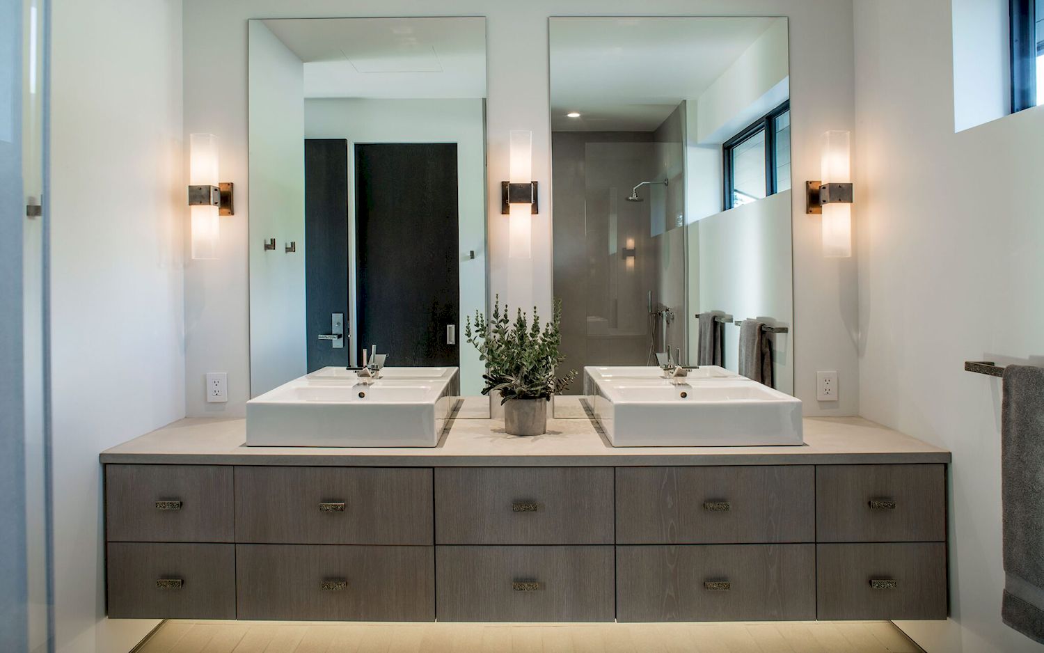 Custom Bathroom Lighting Ideas