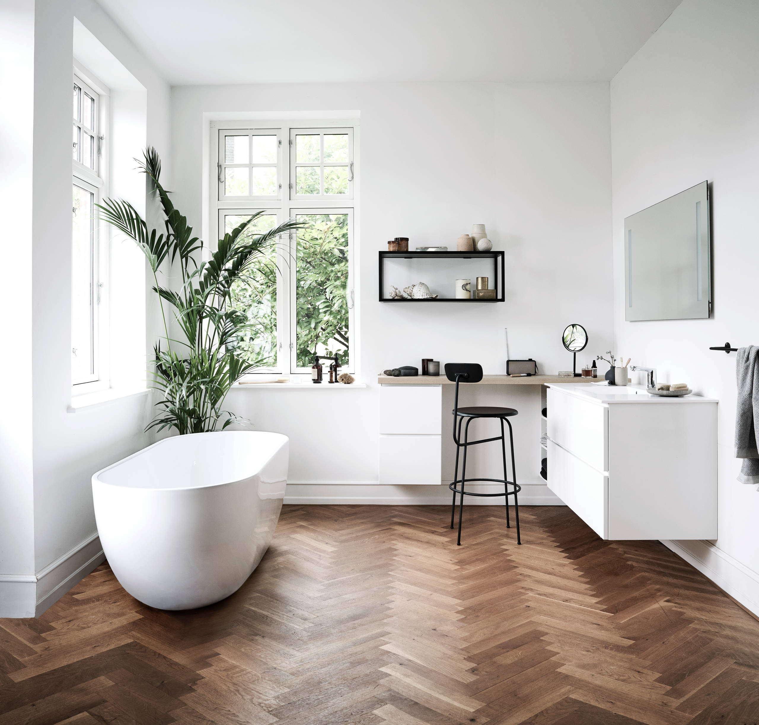 Free Standing Baths Wooden Flooring