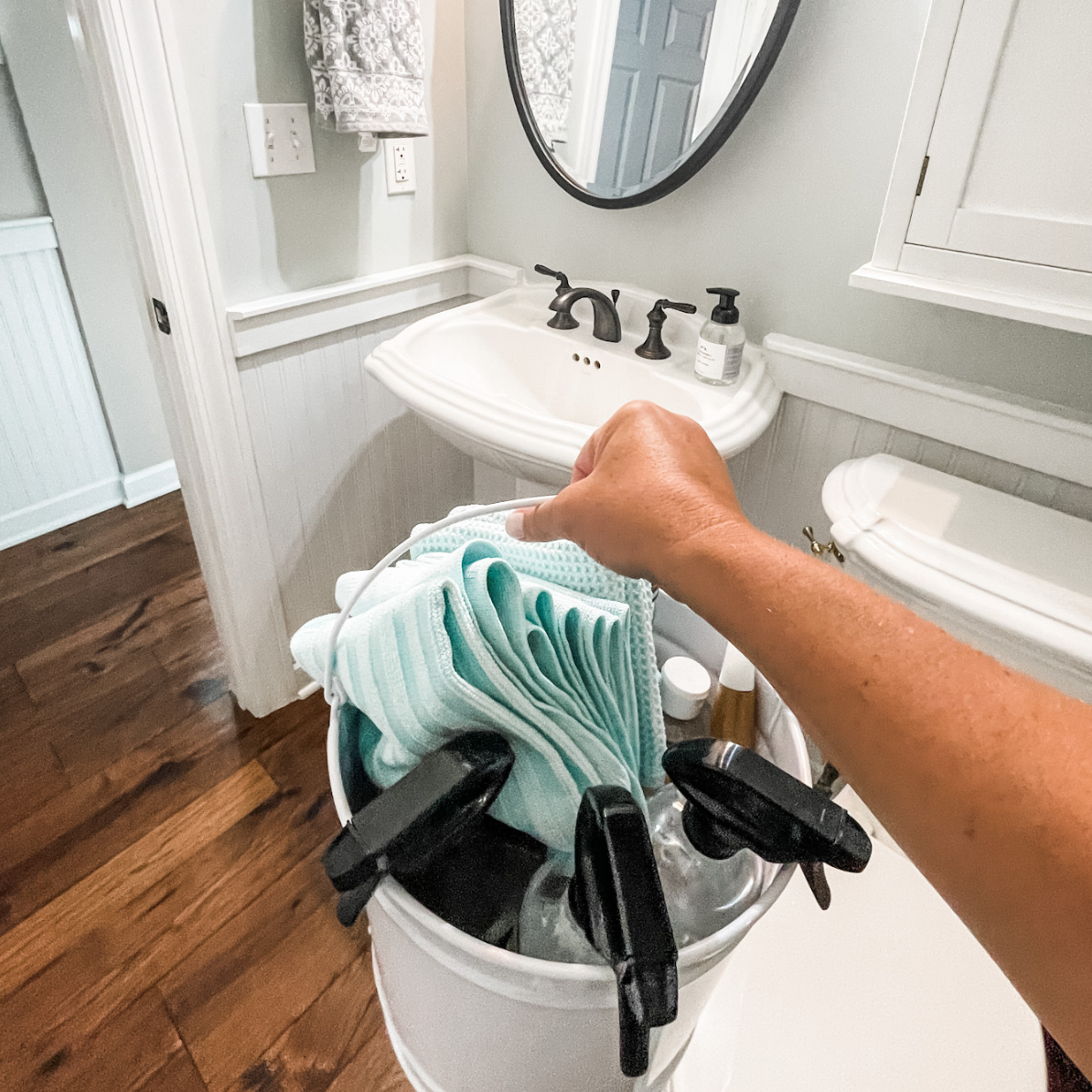 Thoroughly Cleaning Bathrooms